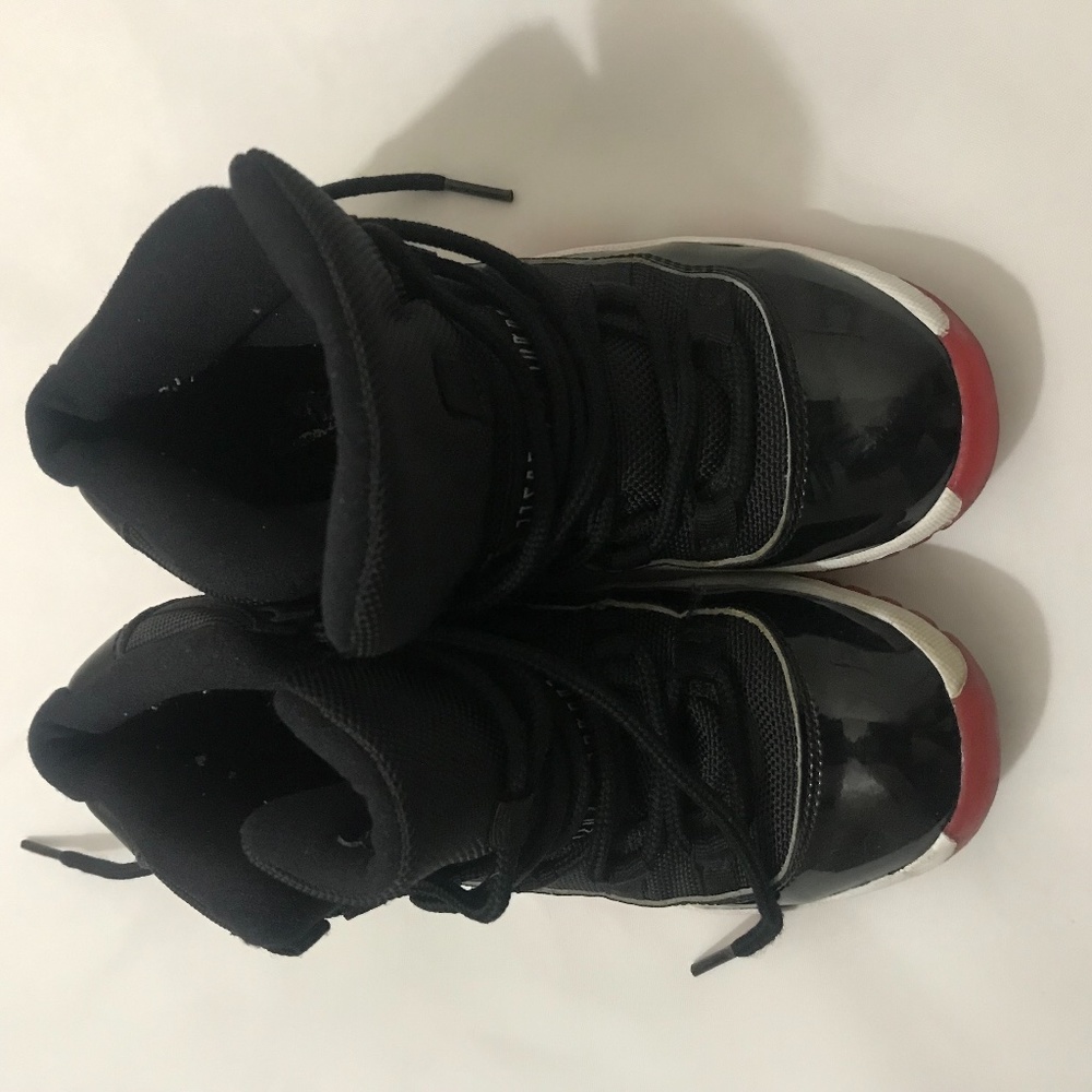 Jordan 11 Retro Playoffs Bred 2019